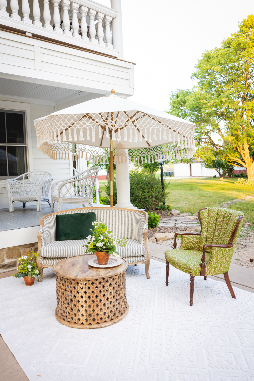 Romantic Vintage Lounge Area