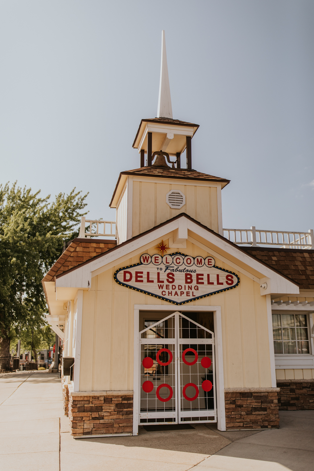 Las Vegas Wedding Chapels include Denny's on Valentine's Day