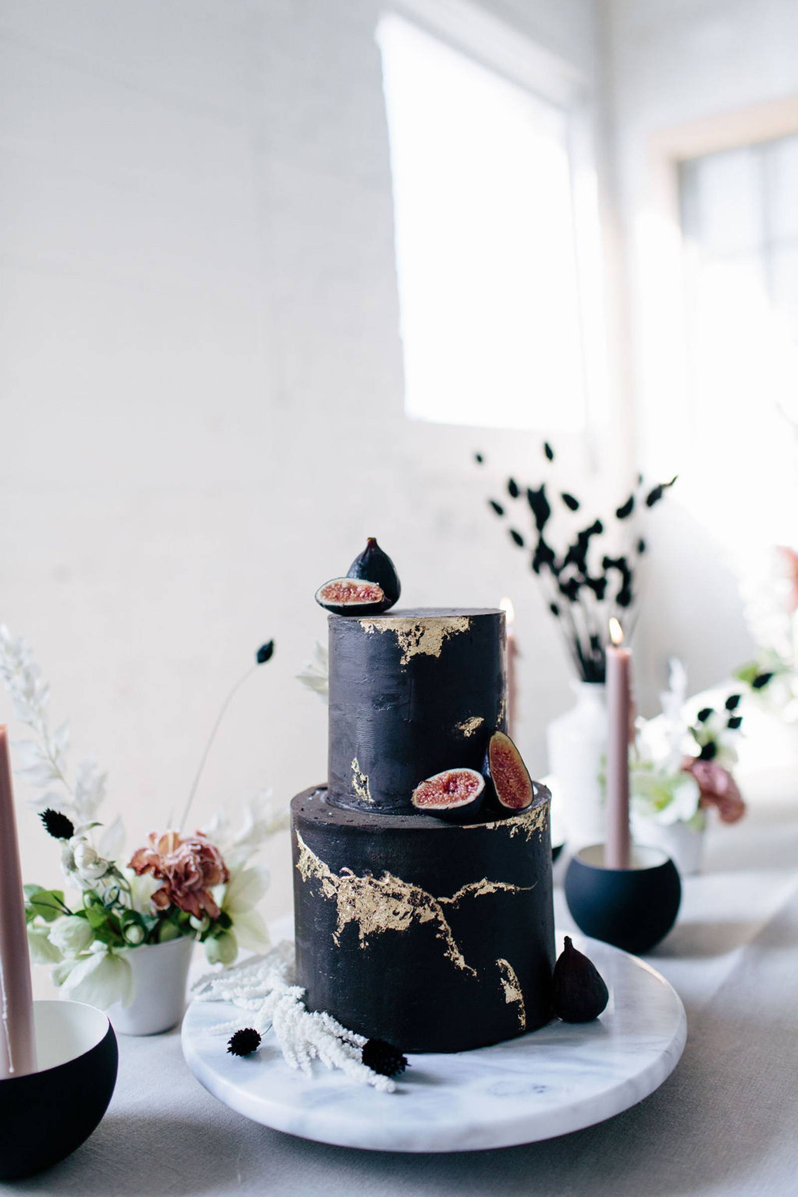 Modern romantic black and gold wedding cake