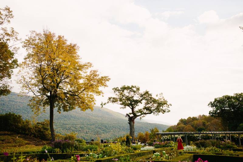 The gardens at Hildene during fall destination Vermont wedding