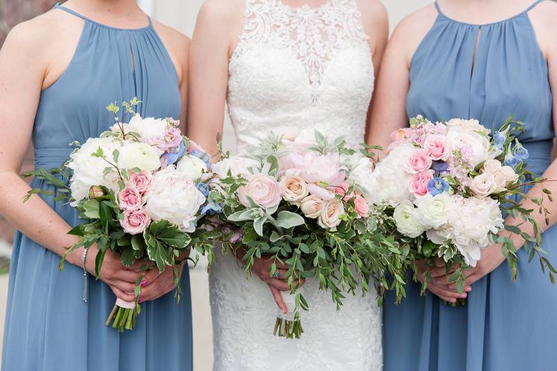 blush and ivory with greenery wedding bouquets