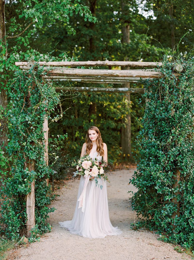 Romantic & simple Farm Bridal Inspiration