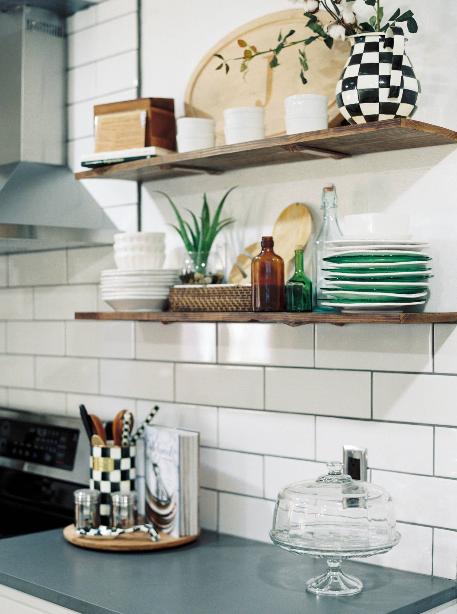 Lifestyle: A grey & white kitchen refit with fresh greenery | Texas ...