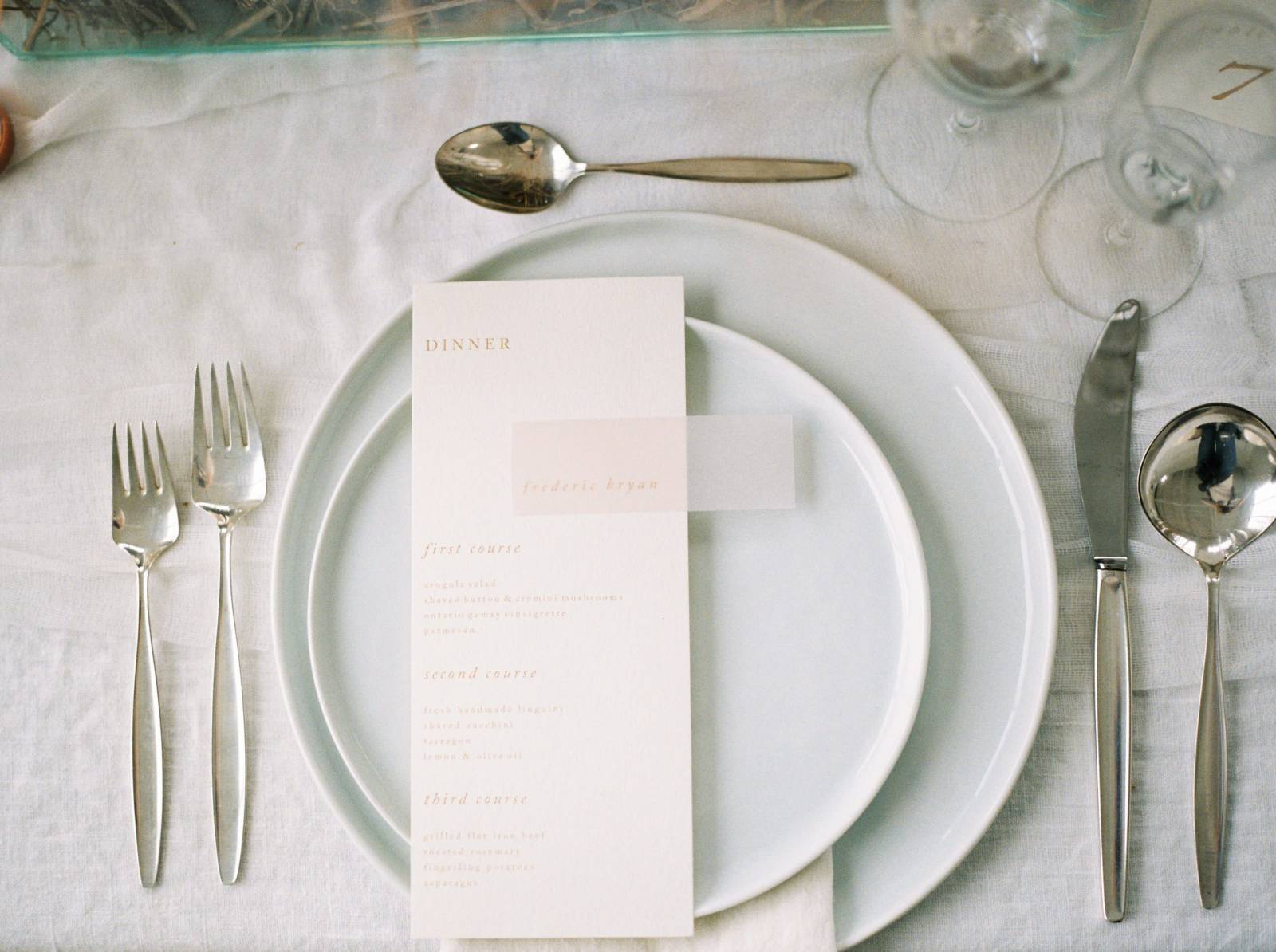 Clean & crisp winter white wedding ideas | Toronto Wedding Inspiration ...