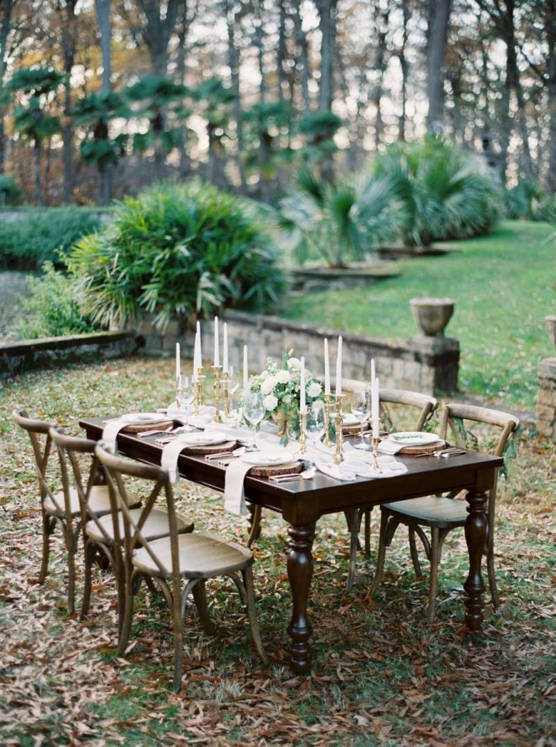 Elegant garden table design