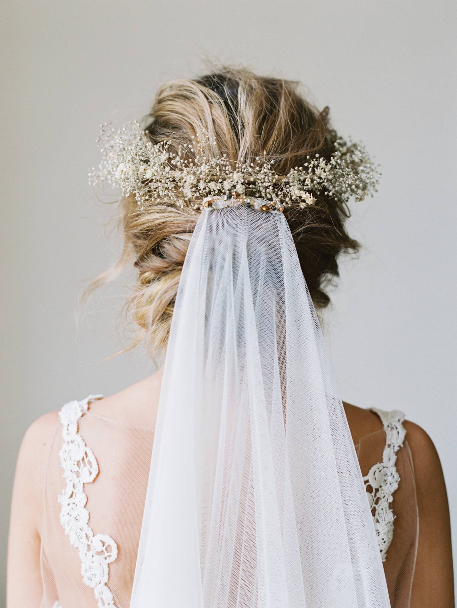 Awe-Inspiring Ethereal Lace Veil