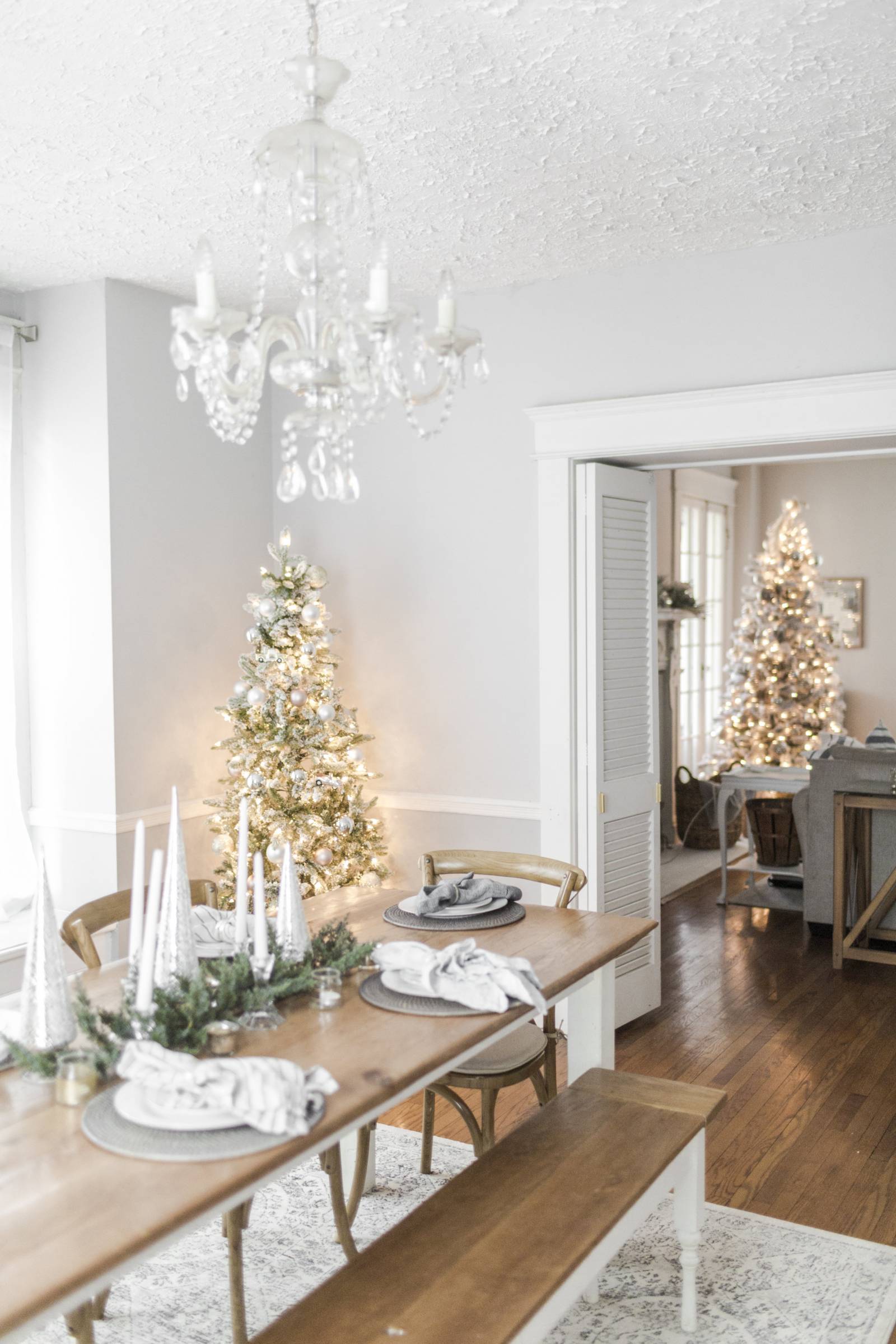 LIFESTYLE: Holiday decorating ideas in a neutral snowy palette | Lifestyle