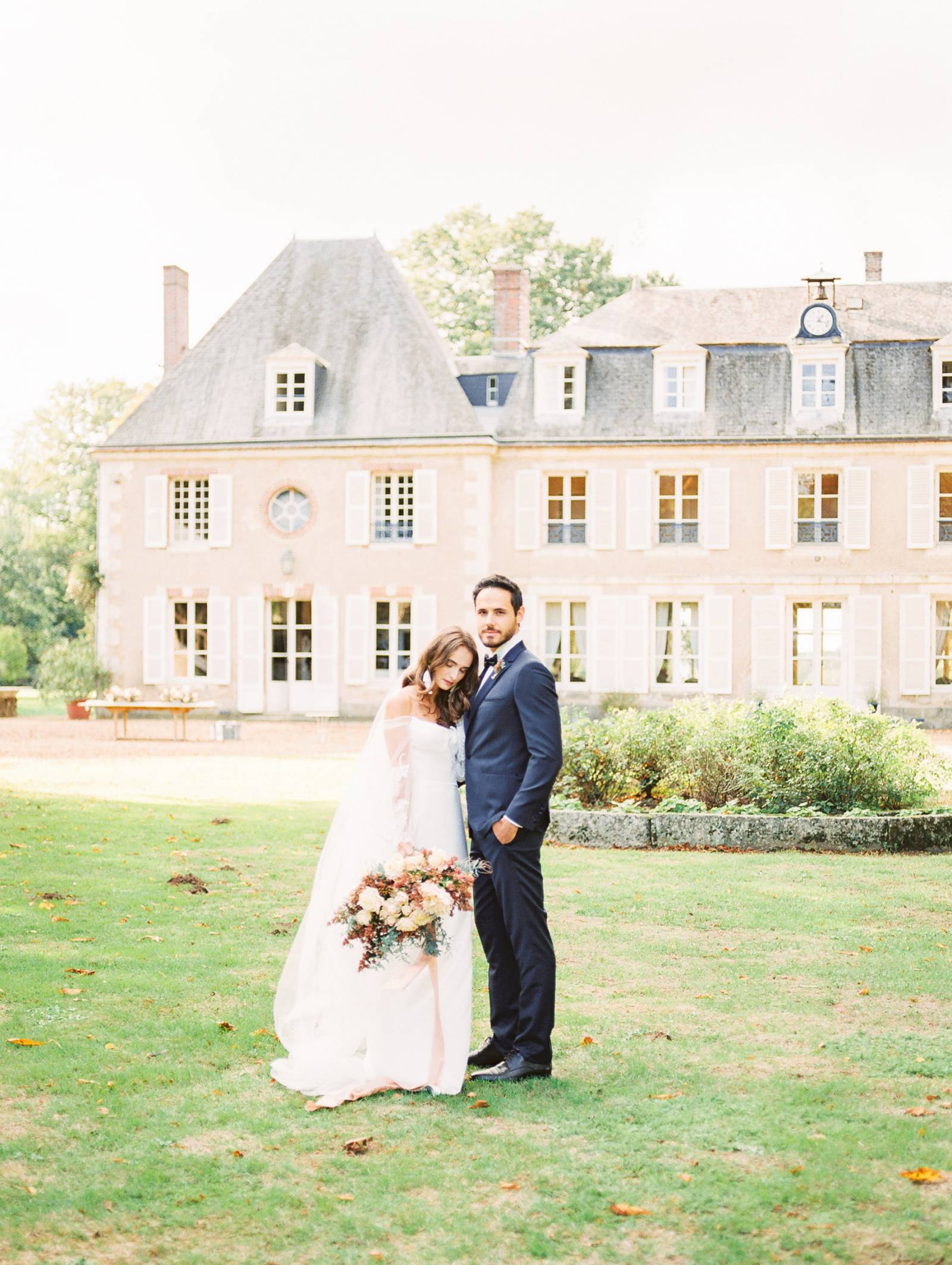 Romantic fall wedding inspiration at Chateau Bouthonvilliers | Paris ...