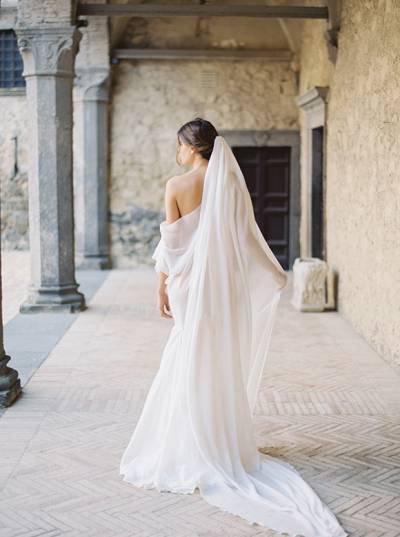 Exquisite Bridal Shoot In An Italian Castle