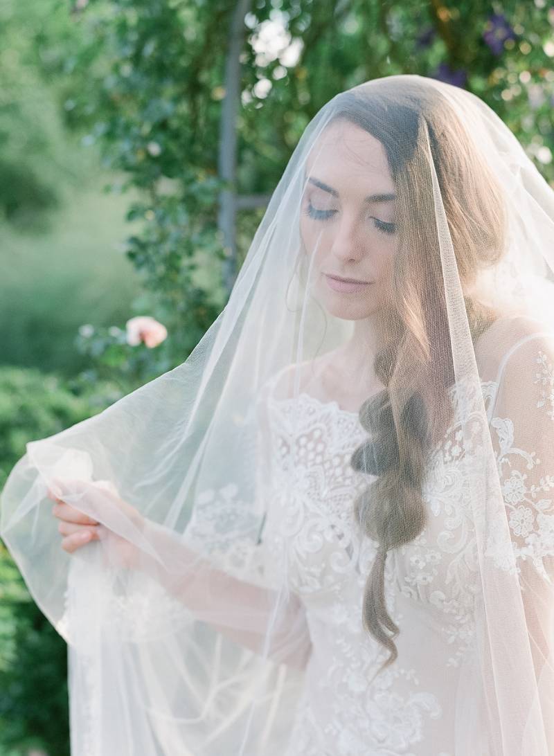 Elegant secret garden wedding editorial | Virginia Wedding Inspiration