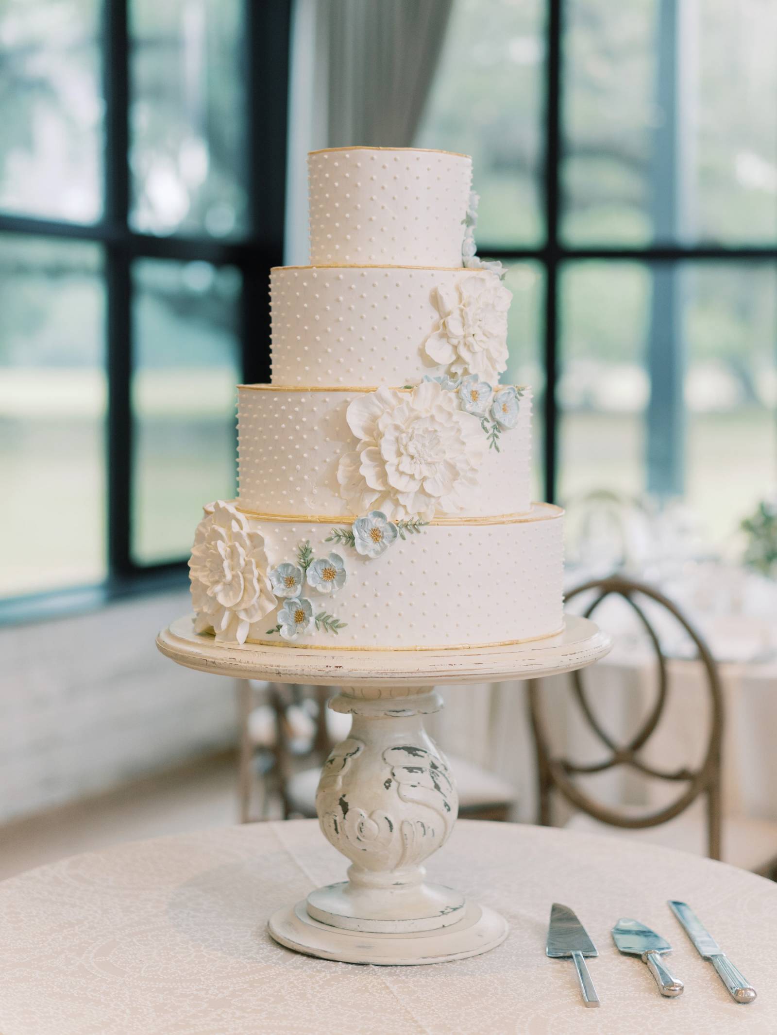 24 Winter Wedding Cakes With Seasonal Designs For Your Magical Day