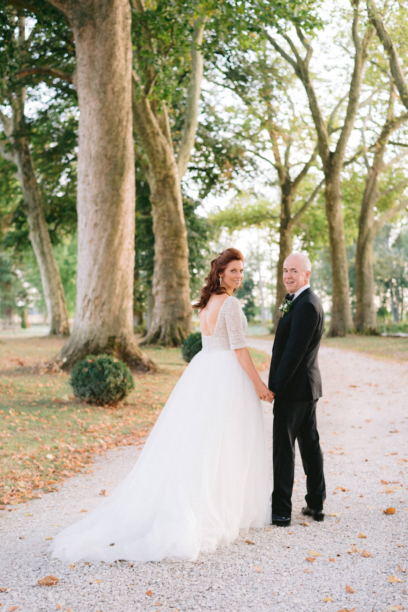 An intimate formal wedding in Chateau de Varennes in Southern France ...