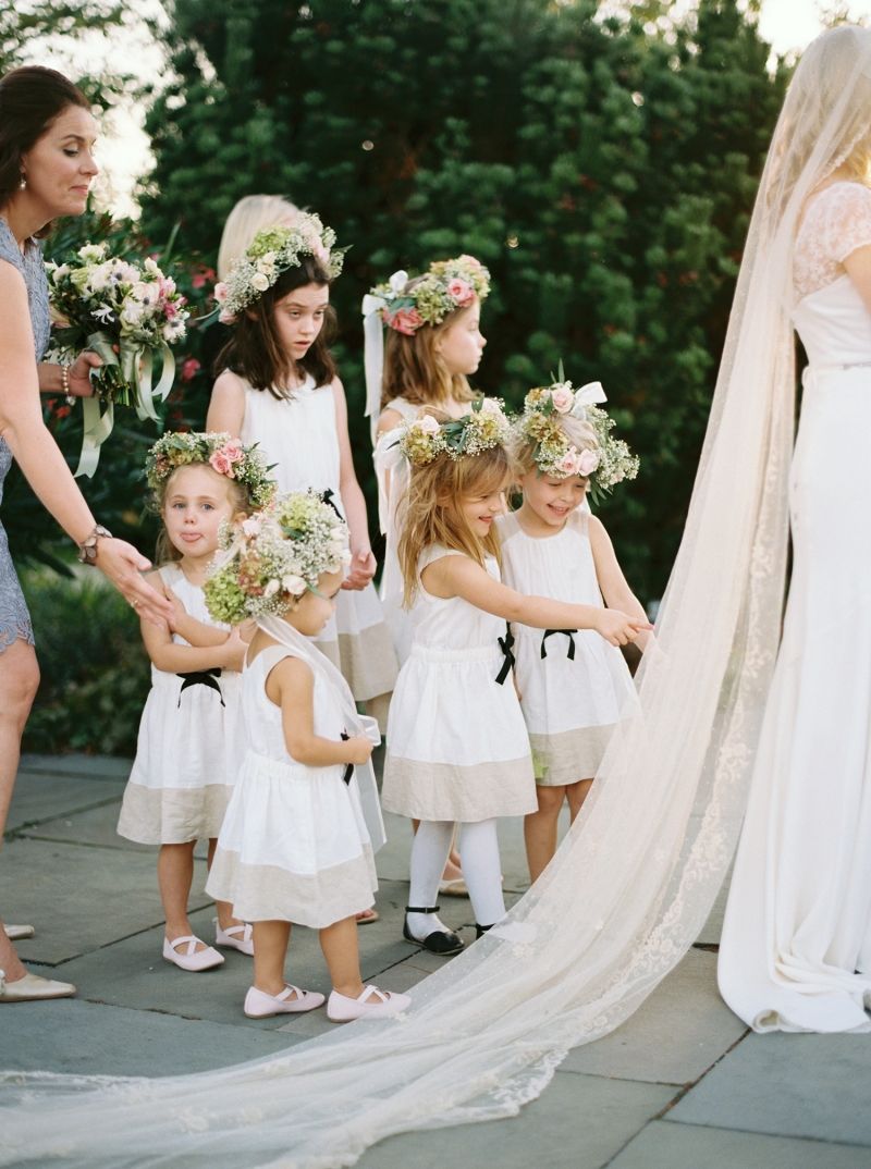 Giggling flowergirls