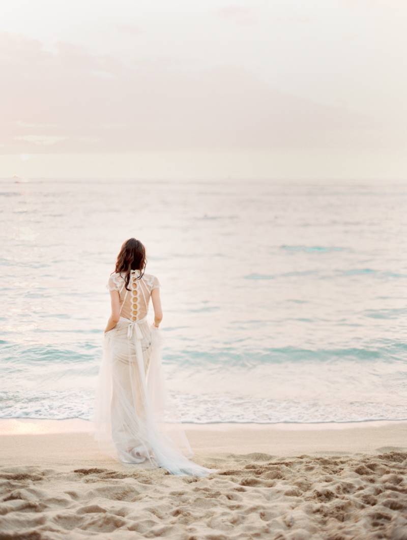 Ethereal bridal inspiration on the Hawaiian Coast | Hawaii Bridal ...