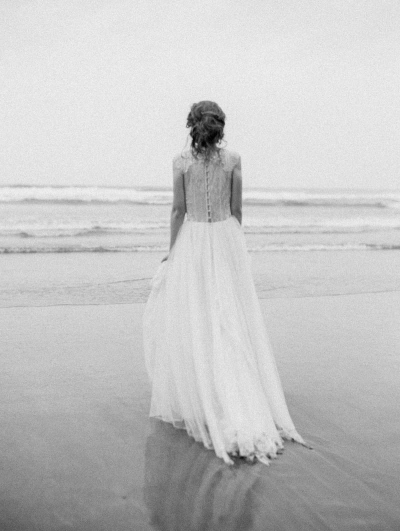 Ethereal & Delicate Oregon Coast bridal shoot | Oregon Bridal ...