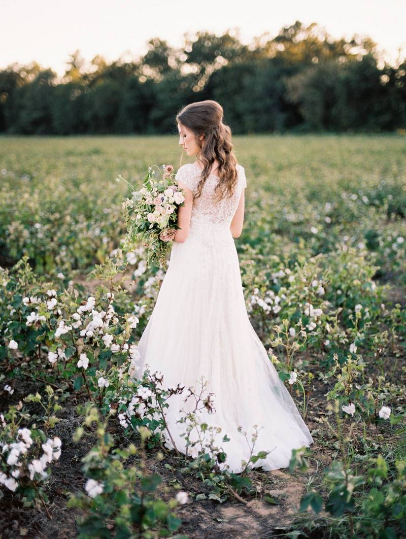 Stunning bridals in the cotton fields of Arkansas | Arkansas Bridals