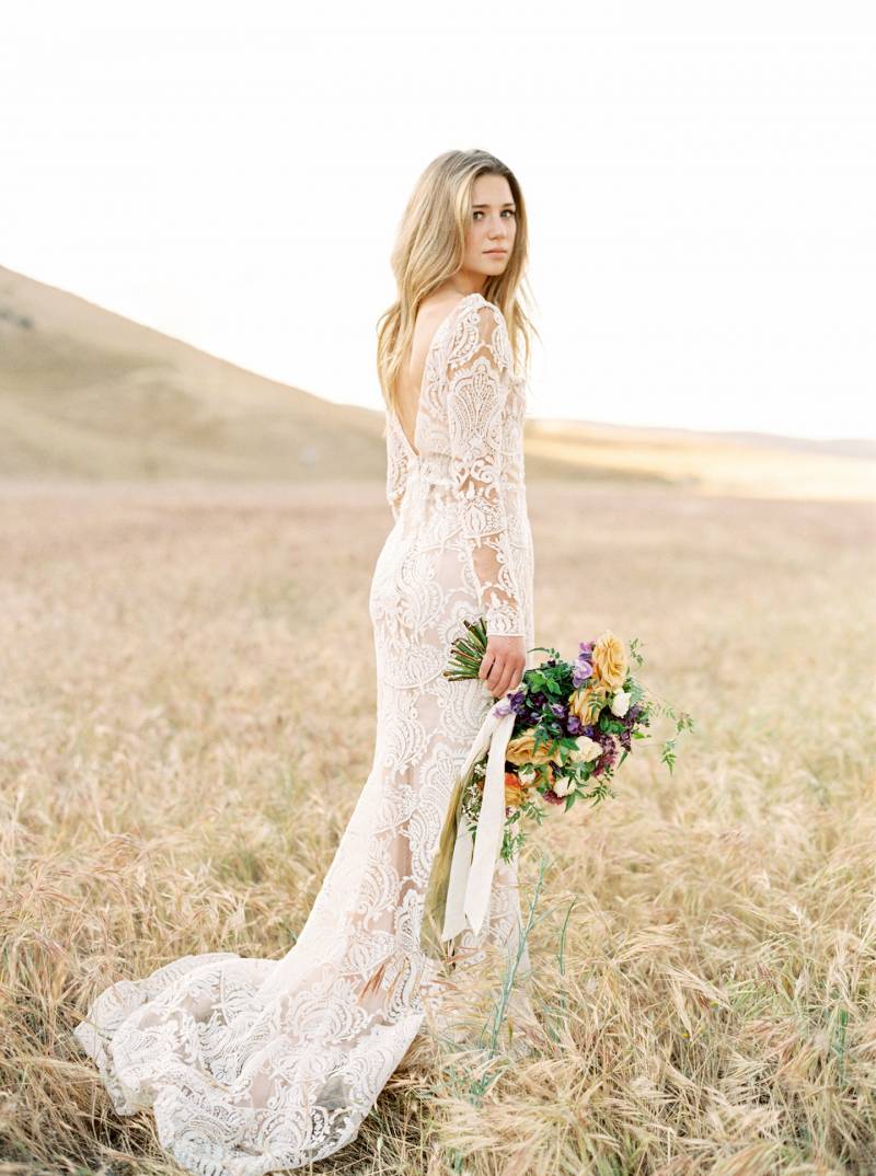 California bridals in fields of wildflowers | California Bridal Inspiration