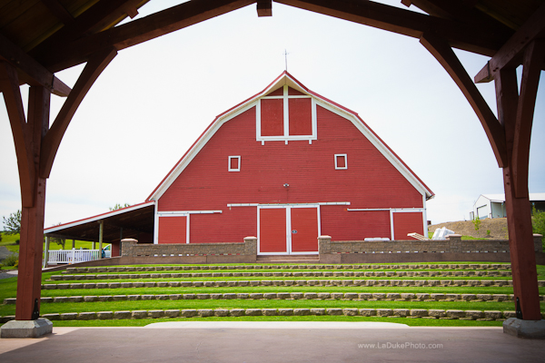 Red Barn Farms Wedding By Lacey Laduke