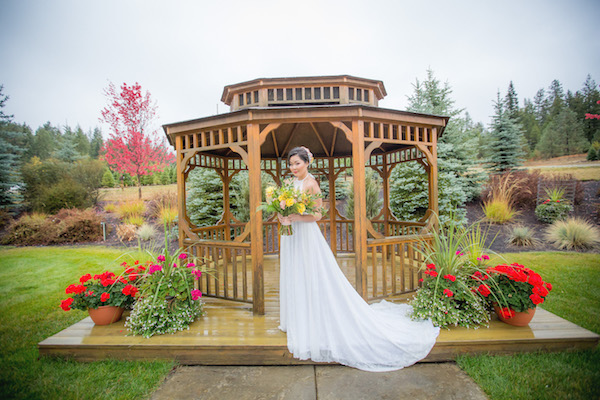 A Styled Bridal Shoot Packed With Fresh Spring Inspiration