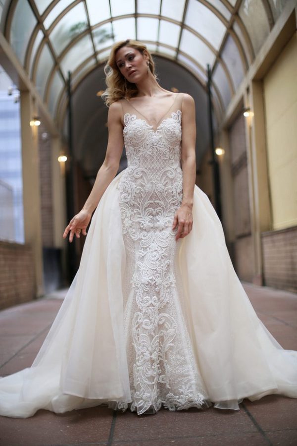 Getting Married In 2018 These Are The Bridal Trends You Need To Watch We Loved The Trend Of Detachable Trains That Give You Two Looks For Price One To Change Things Up Quickly Post Ceremony
