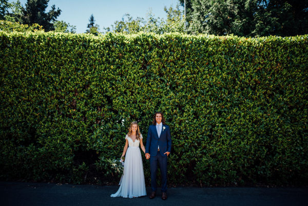 Cheery, Romantic Spring Bellevue Wedding on Apple Brides