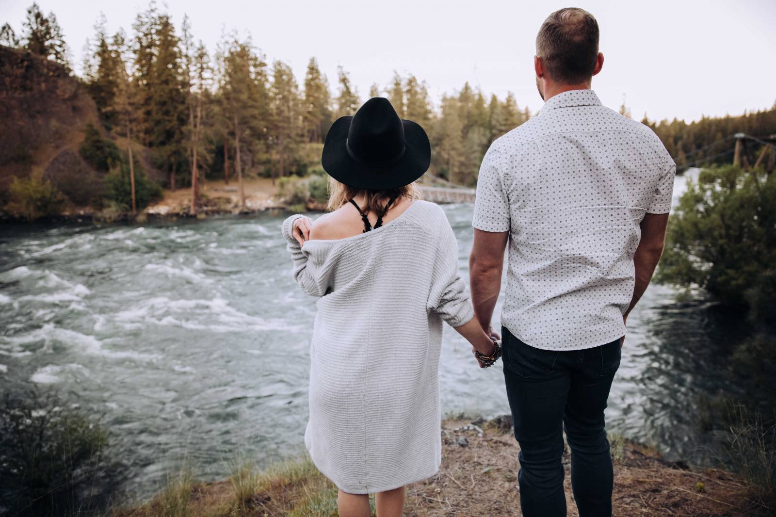 Stylish Riverside Engagement At Bowl And Pitcher on Apple Brides