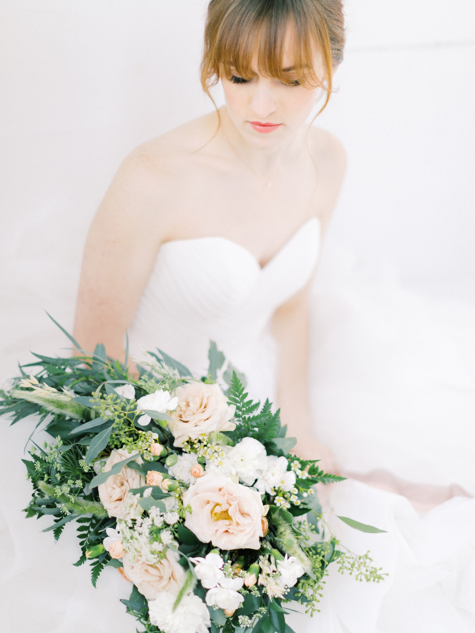 Light & Airy Romantic Bridal Shoot On Apple Brides