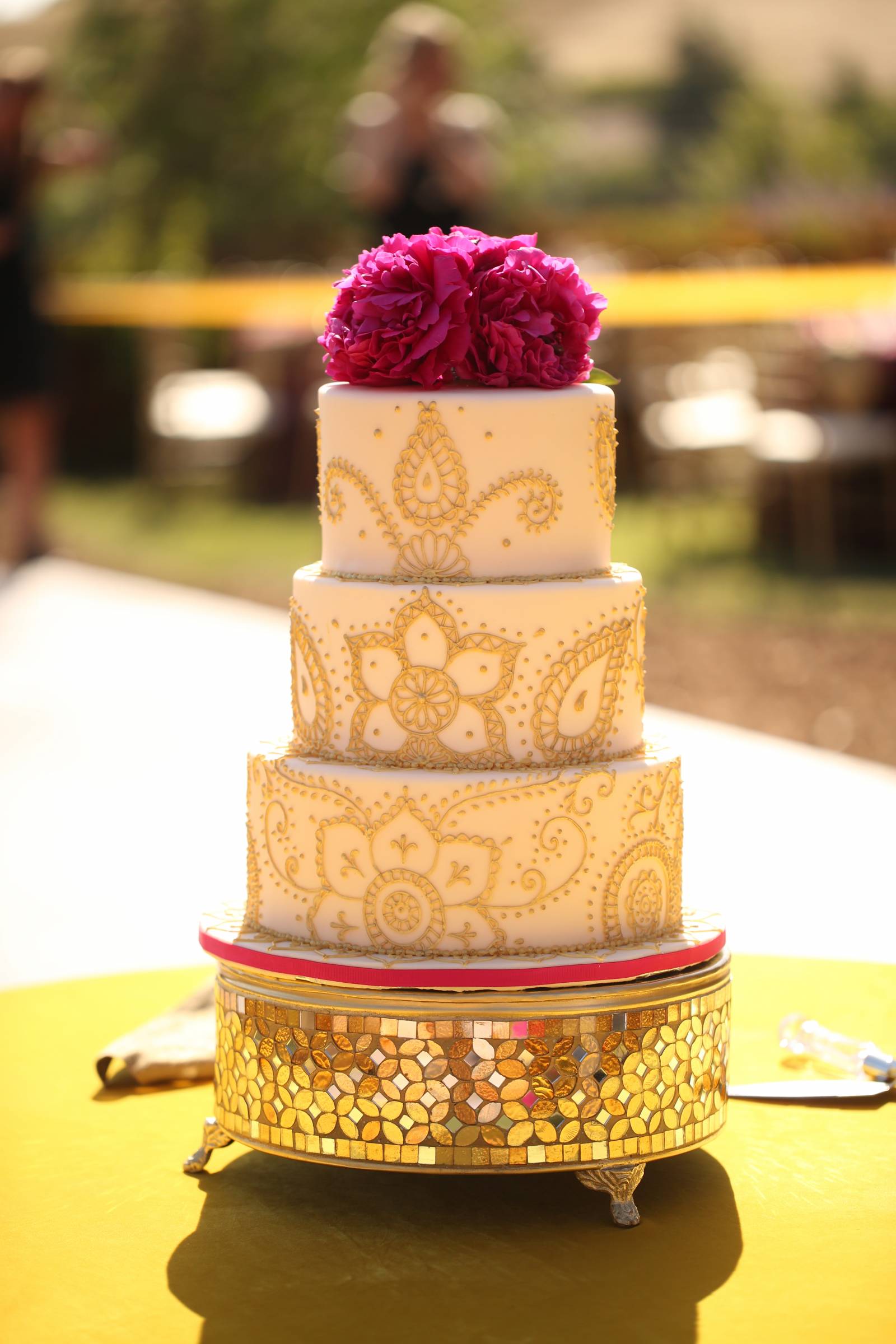 San Luis Obispo Dream Wedding Cake | The Wedding Standard