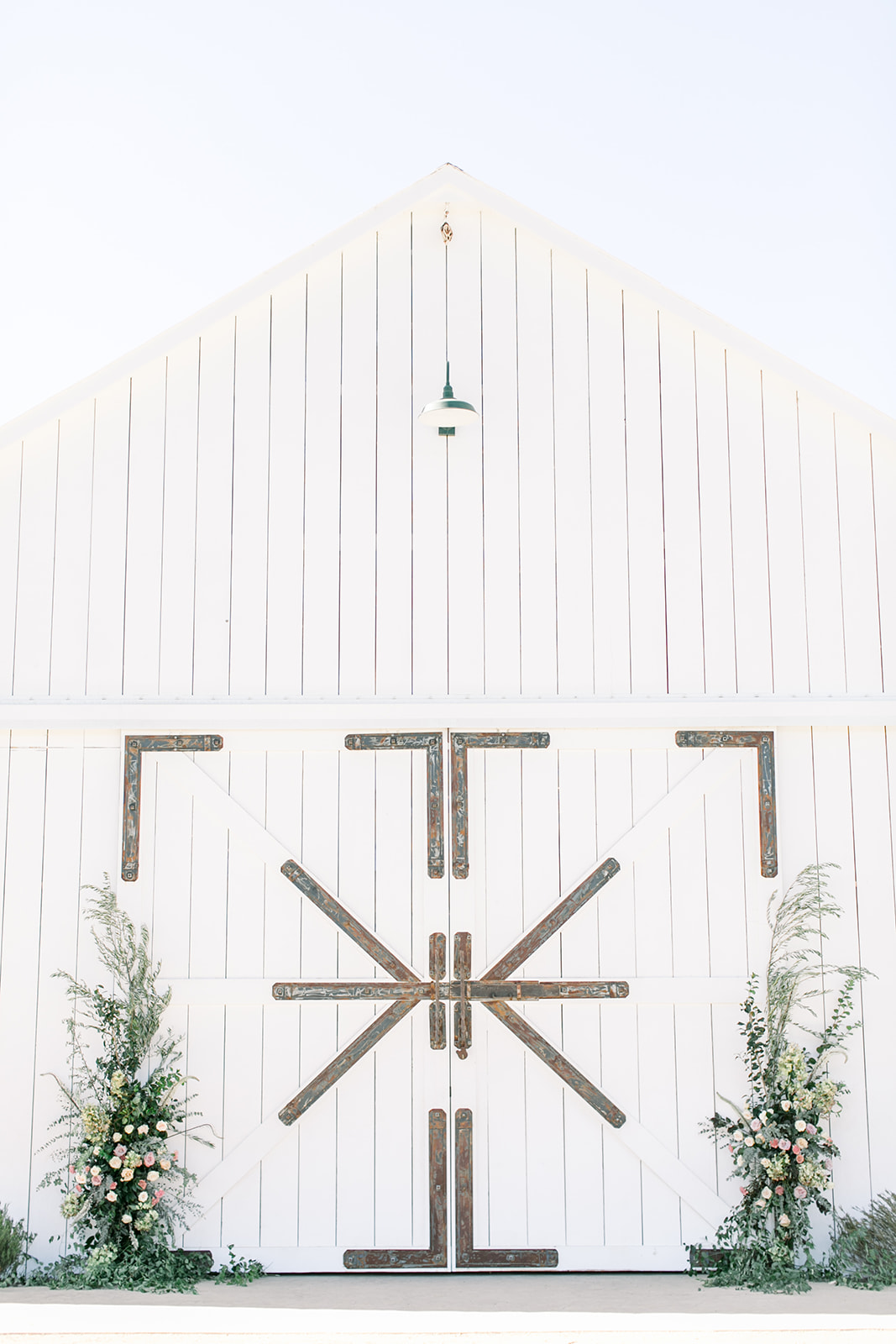 A Fresh And Modern Country Wedding At The White Barn Real