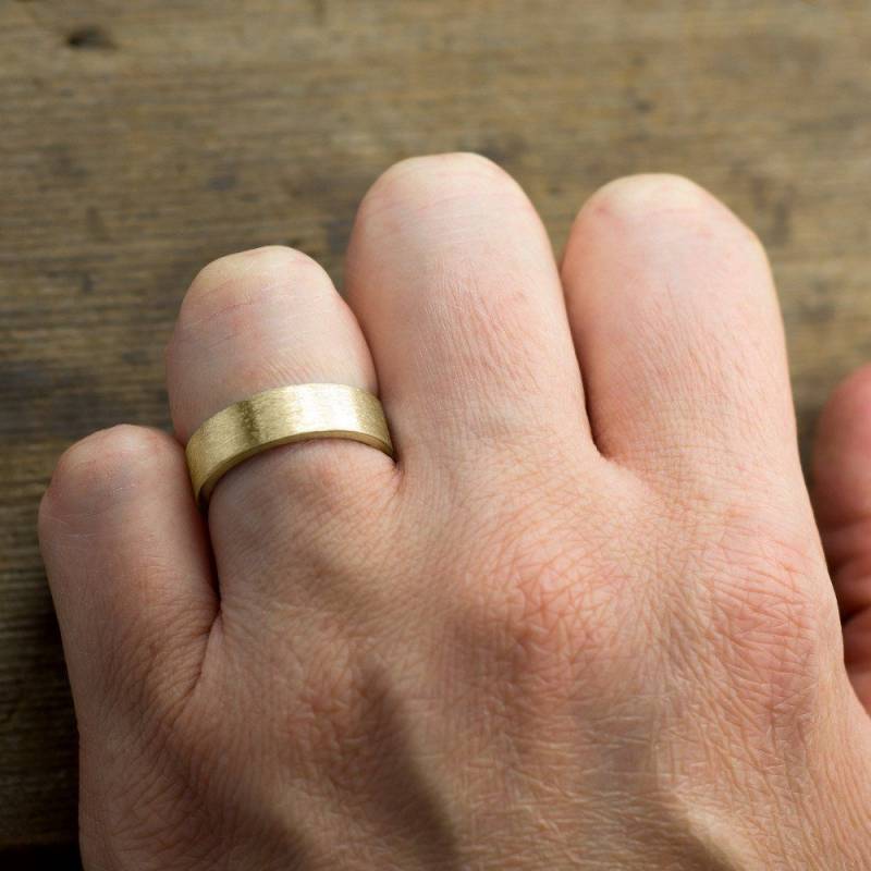 Should Wedding Rings Match? | Planning Tip