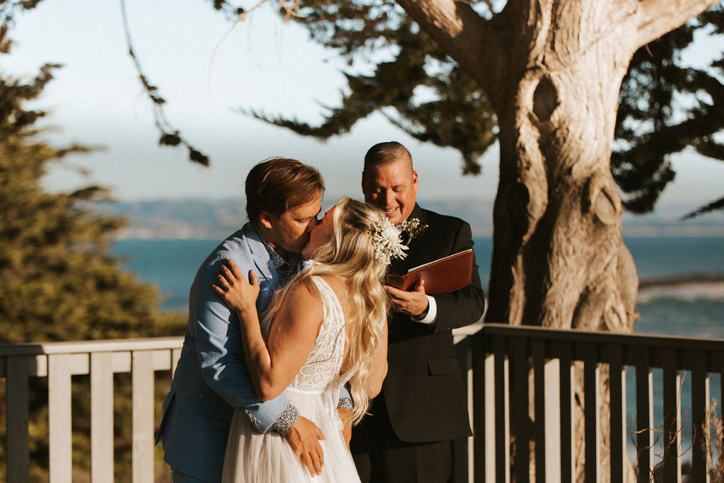 bride, groom, dress, hair, kiss, altar, ceremony