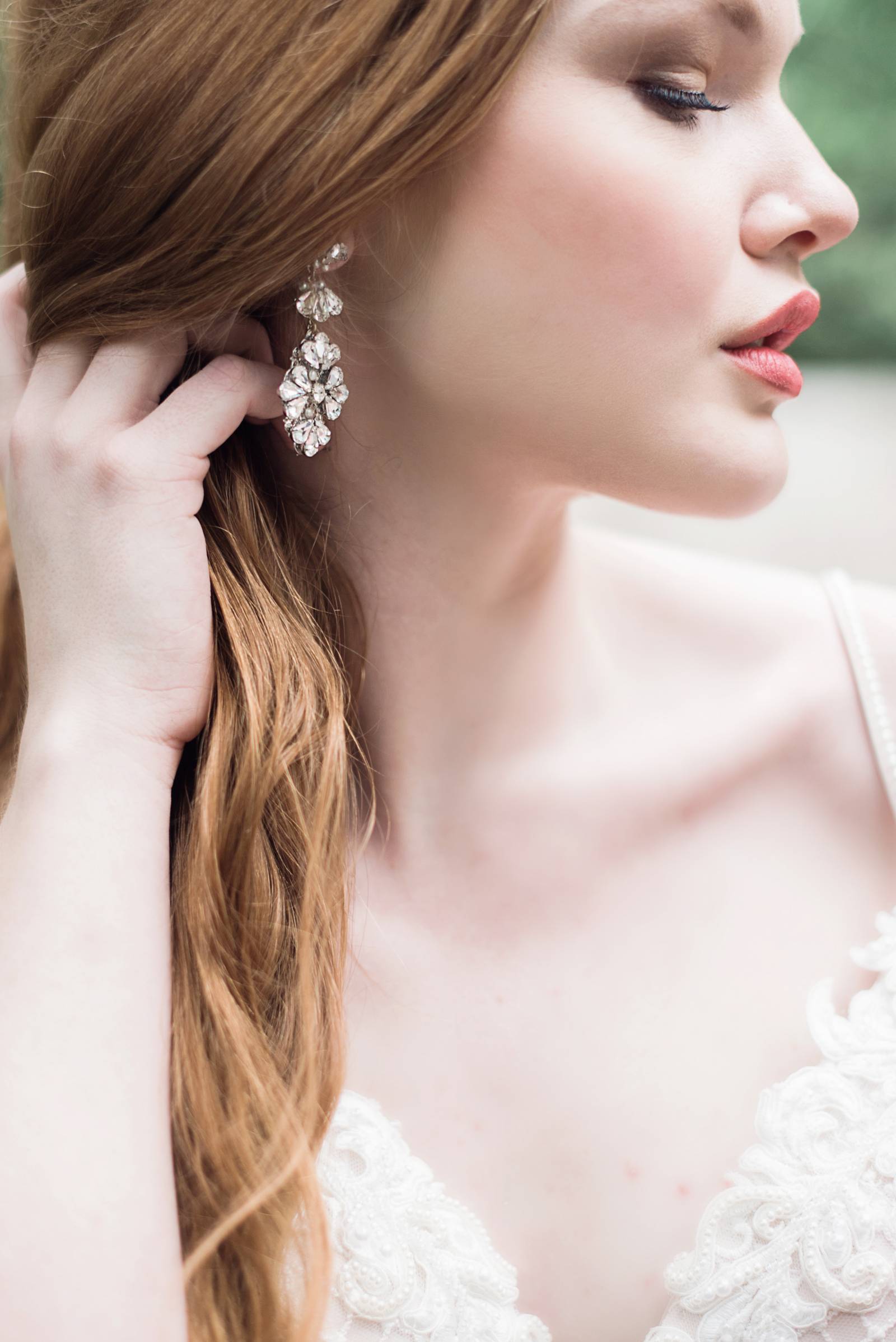 Stunning bridal makeup and accessories