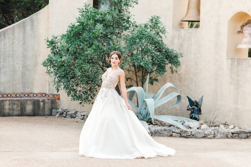 Ethereal Austin Styled Bridal Shoot by Picture This Forever Photography ...