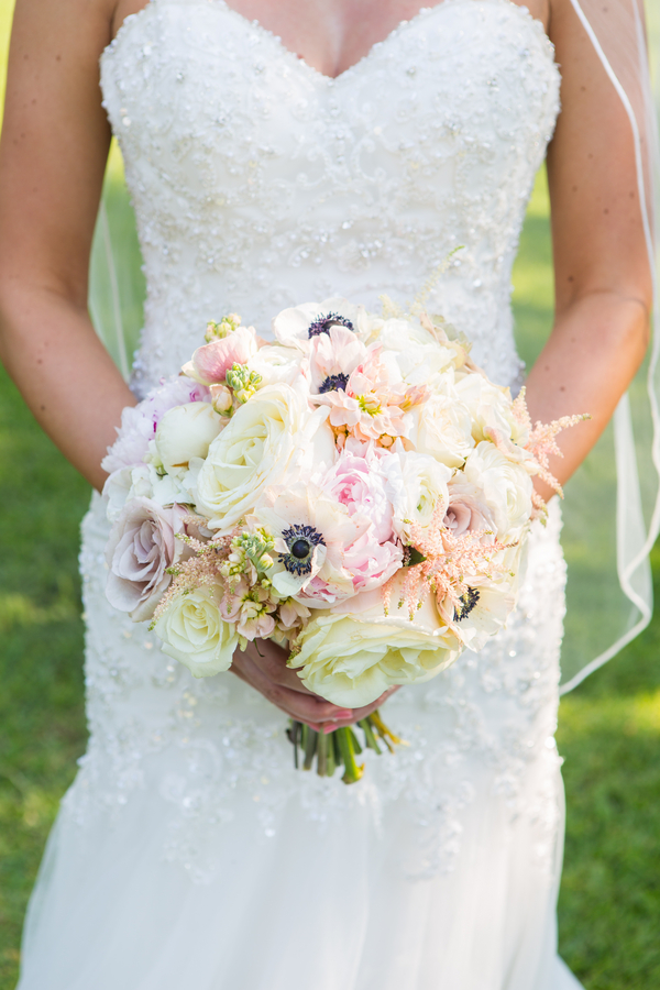 blush pink and white wedding bouquet