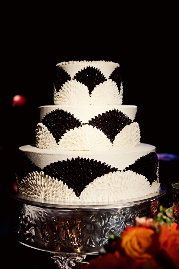houston museum wedding - black and white buttercream wedding cake