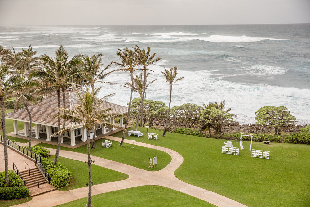 Intimate Seaside Destination Wedding At Turtle Bay Resort Located On The World Famous North S Of Oahu Turtle Bay Resort Is A Perfect Wedding Venue For Hawaii Destination