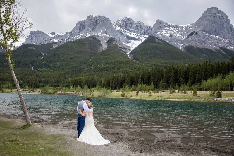 Canmore Wedding Photographer, mountain wedding, summer canmore wedding, rustic canmore wedding, canm