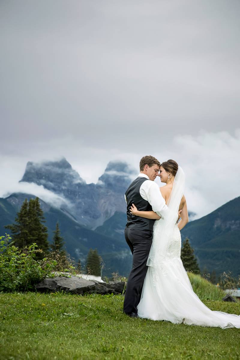 canmore wedding photographer, bride and groom, mountain wedding, canmore wedding