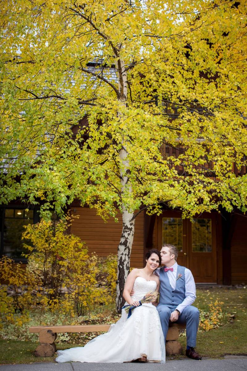 buffalo mountain lodge, rustic wedding reception, banff wedding photographer