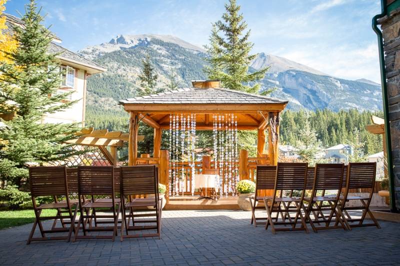 Bear and Bison Inn, Canmore, Alberta