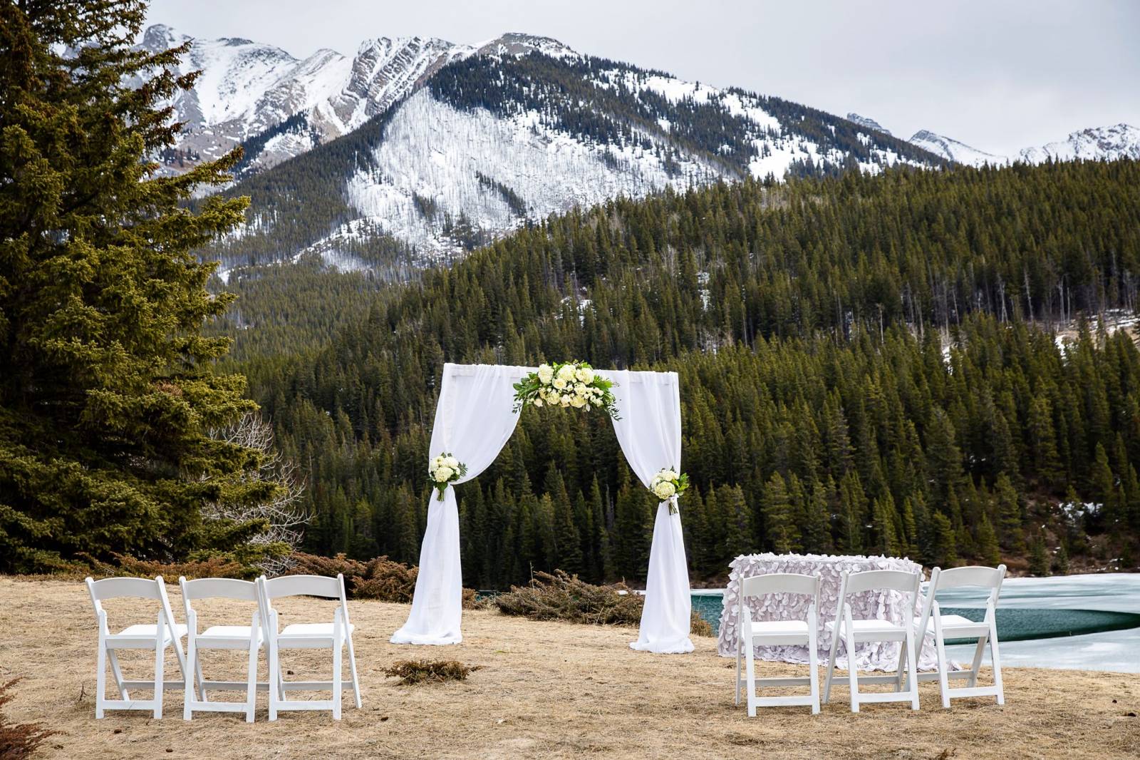 Two Jack Lake Banff outdoor ceremony