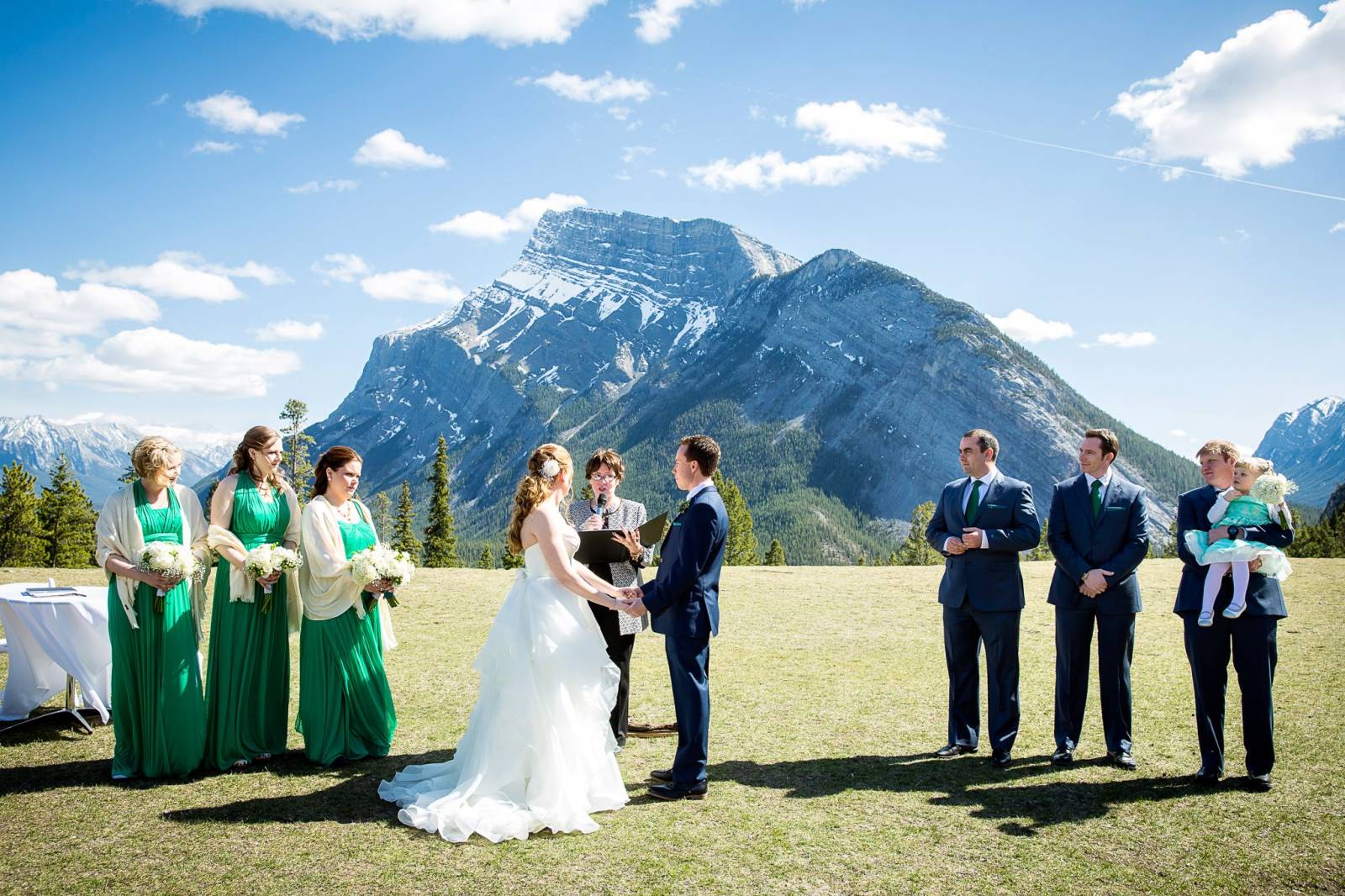 Tunnel Mountain Reservoir outdoor wedding ceremony, banff wedding photographer