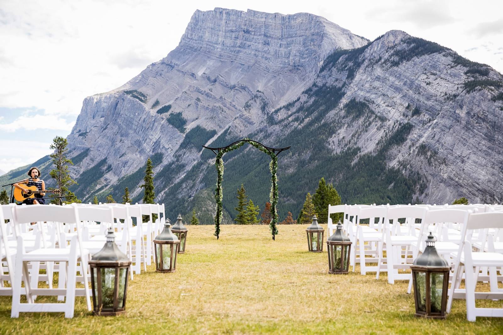 Banff outdoor summer wedding, Banff wedding photographer, Tunnel Mountain Reservoir Ceremony