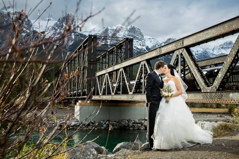 Bride and groom outdoor photos, mountain wedding, Canmore wedding, Canmore Wedding Photographer, Ban