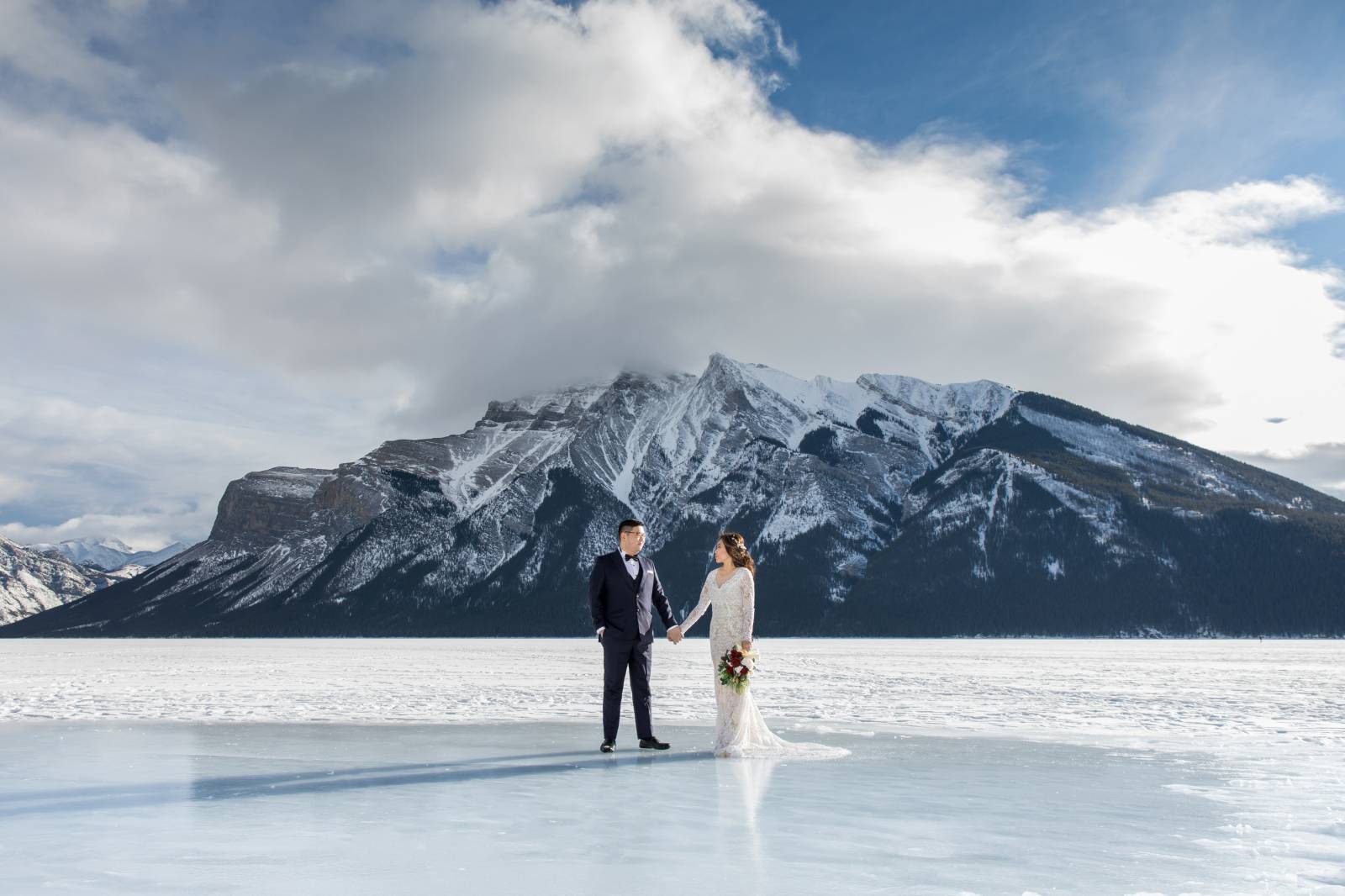 Lake Minnewanka Elopement, Lake Minnewanka Wedding, Lake Minnewanka outdoor ceremony, Micro Mountain