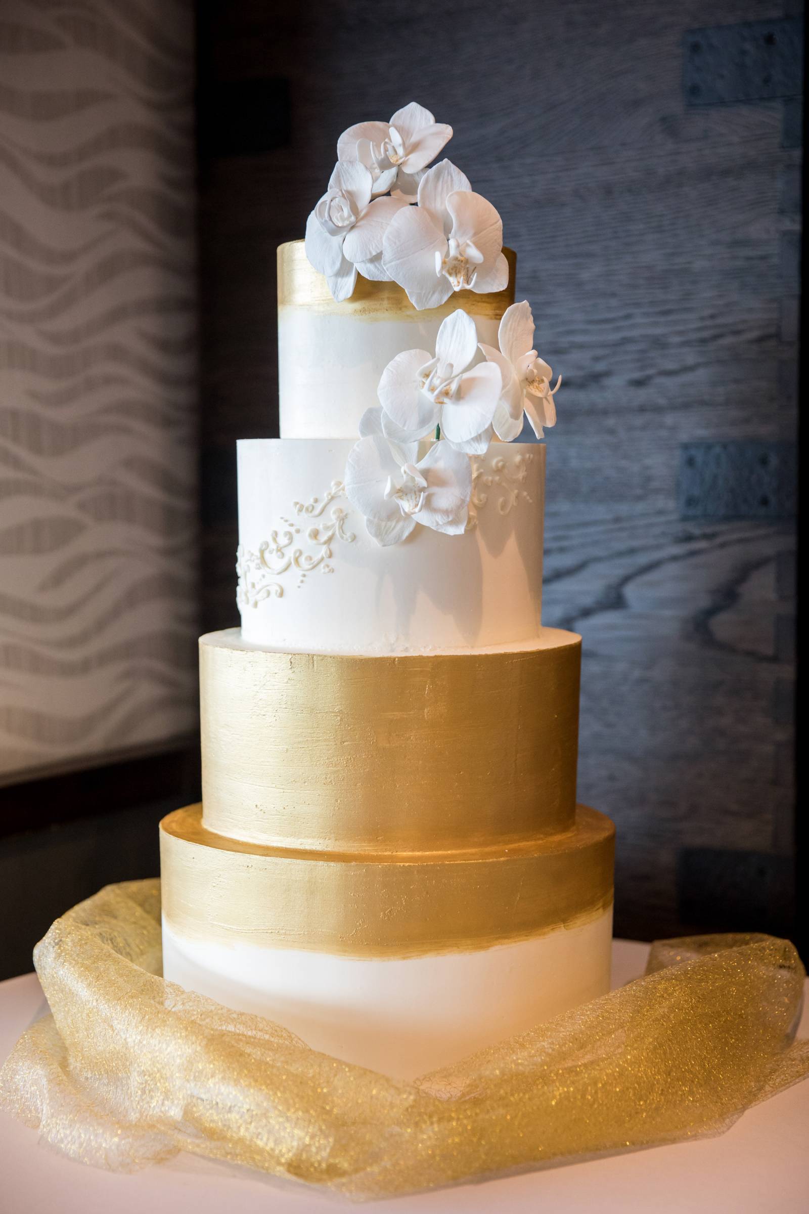White and gold wedding cake, bridal wedding cake, contemporary wedding cake, Kake by Darci, Unique w
