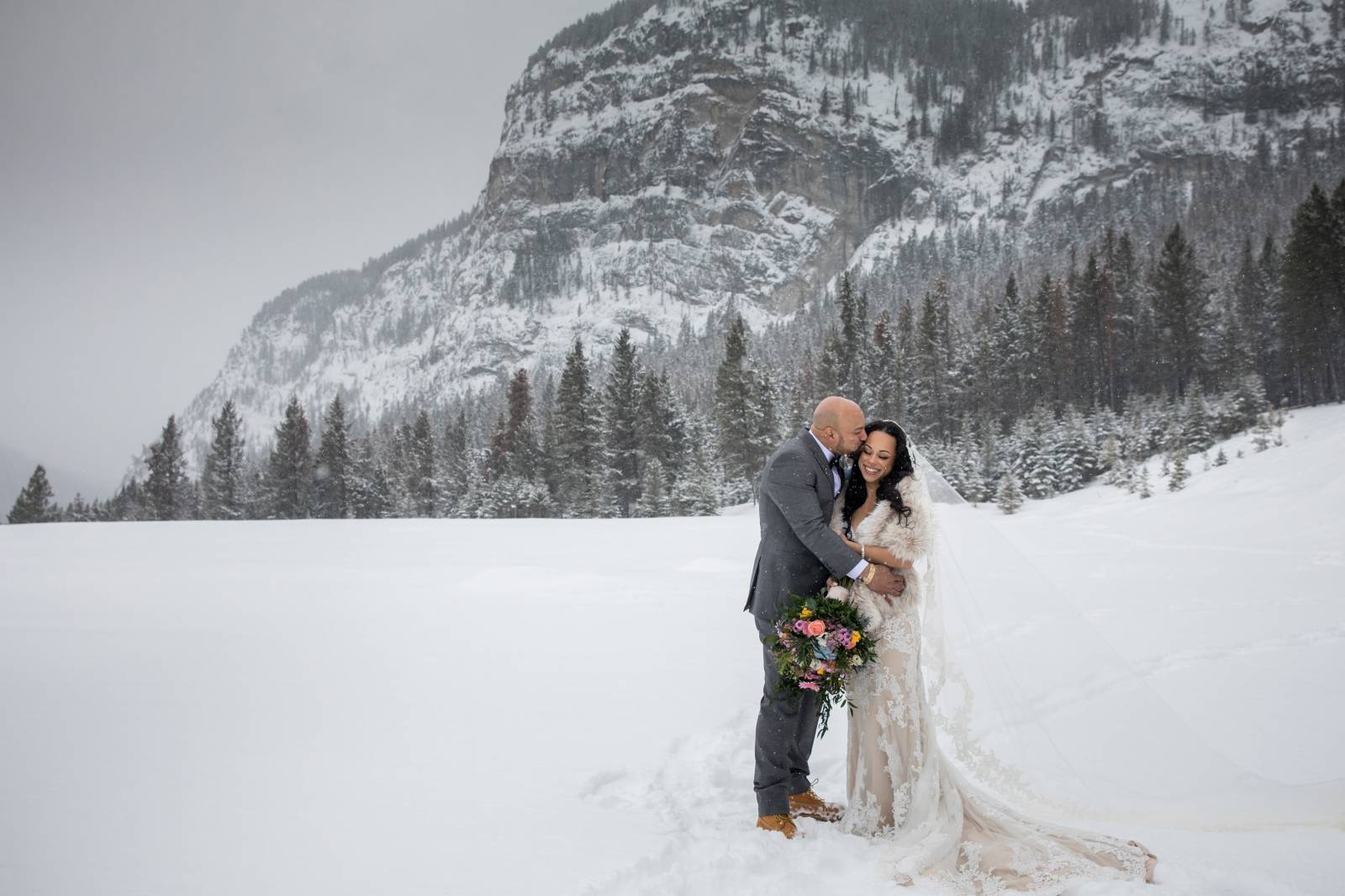 Tunnel Mountain Reservoir Wedding Photos, Banff winter wedding, Outdoor wedding photos, Bride and gr