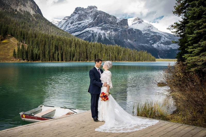 Emerald Lake Lodge wedding, Emerald lake wedding, bride and groom, outdoor wedding