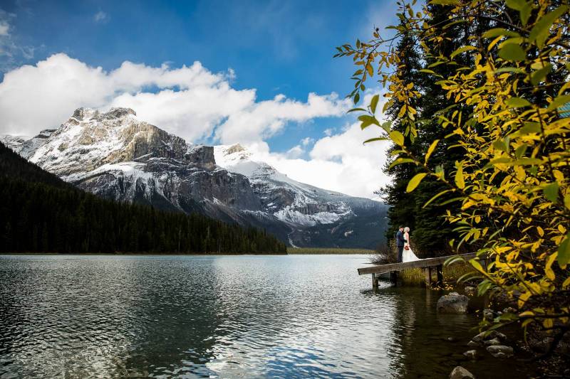 Emerald Lake Lodge wedding, Emerald lake wedding, bride and groom, outdoor wedding, Fall wedding,