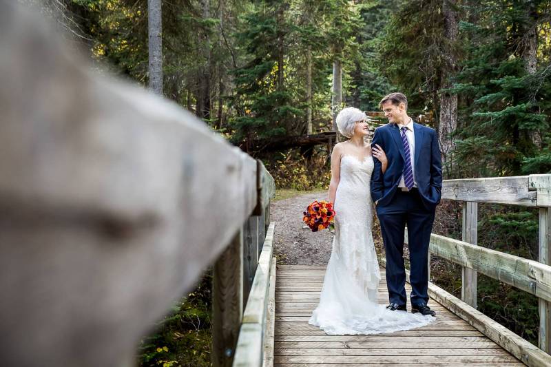 Emerald Lake Lodge wedding, Emerald lake wedding, bride and groom, outdoor wedding, Fall wedding,